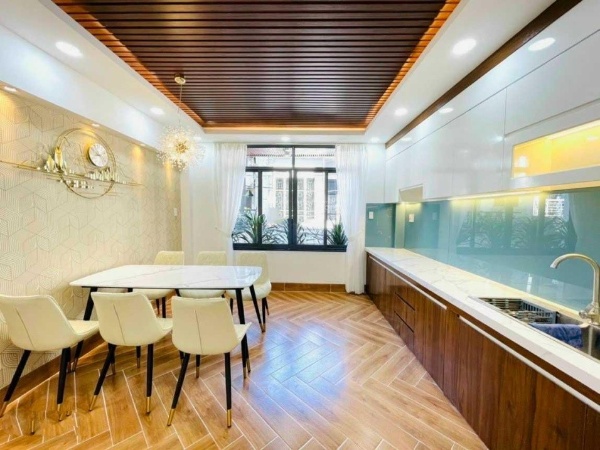 Bán nhà mới xây 6 tầng 3 mặt tiền tại Đường Nguyễn Trãi, Phường Bến Thành, Quận 1, Hồ Chí Minh
